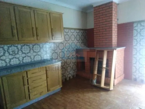 Moradia V4 Para Venda em  Samões - Vila Flor