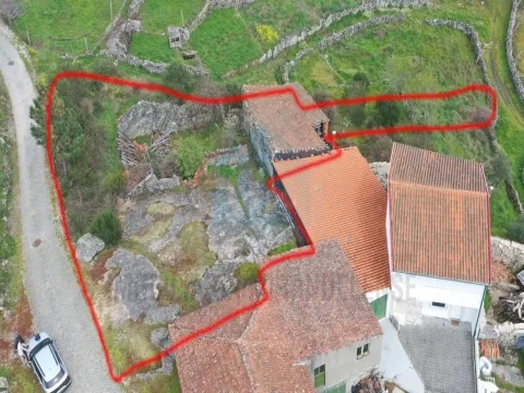 Moradia em ruínas para reconstrução em Vilares - Murça