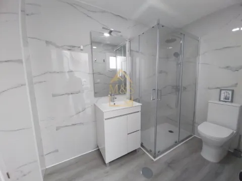 Moradia Térrea T1, Remodelada, Terraço - Porto