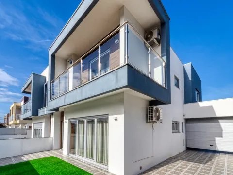 Moradia T4 Geminada - Vagos