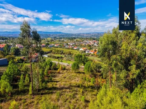 Terreno com vistas, a apenas 15 minutos de Viseu, e com todas as infraestruturas à porta!