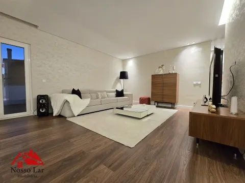 EXCLUSIVO - Moradia de Luxo na cidade de Setúbal com garagem e piscina