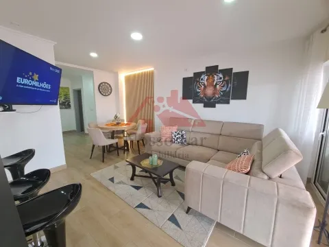 Excelente apartamento com 2 terraços na Av. Luísa Todi