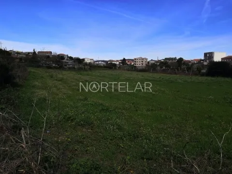 Terreno para construção de moradias centro de Ribeirão, Vila Nova de Famalicão  Lote com  PIP para c
