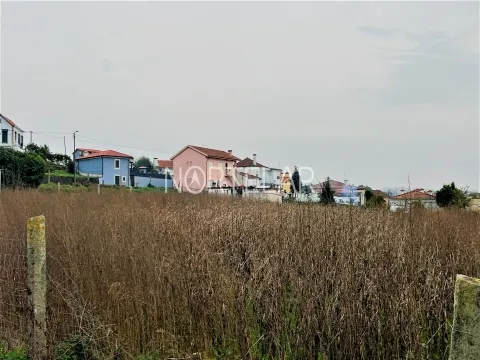 Terreno 3.280 m² com parecer para 14 moradias – Trofa