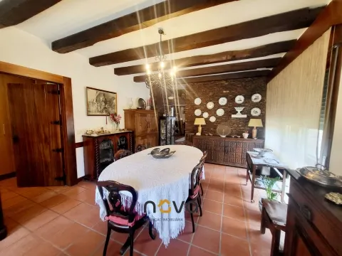 Moradia Rústica T3  a 50 metros da praia