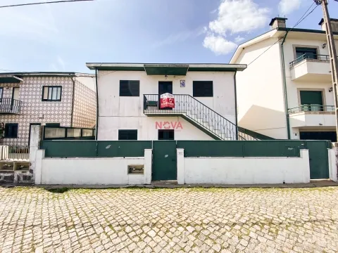 Abitazione 6 Vani +1