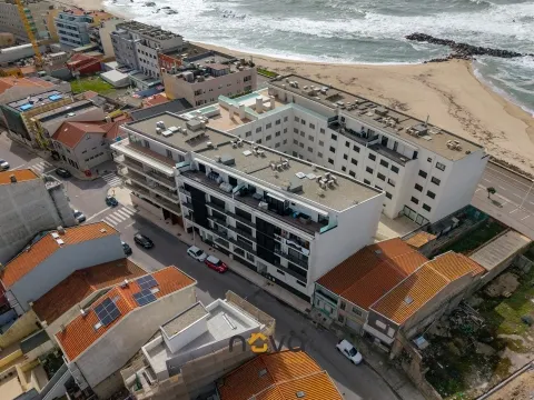 Apartamento T2 situado na 2ª linha de mar em Vila do Conde