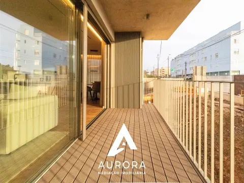 Apartamento T3 - Sul - Terraço + Varanda - Box 2 carros