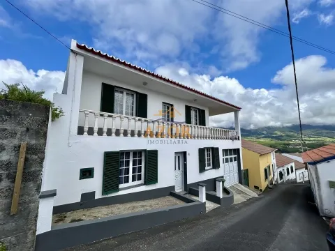 Moradia T4 em Povoação