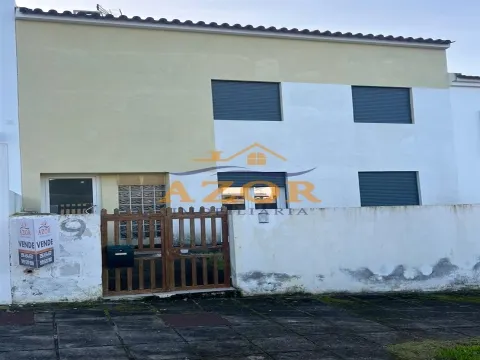 Moradia T3 no bairro Vila Faia, Livramento