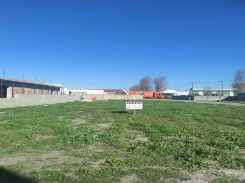 Terreno de gaveto à venda na Gafanha da Nazaré