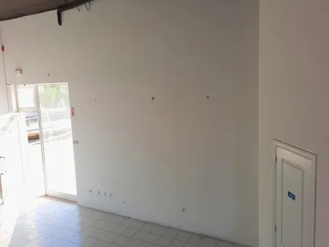 Loja Comercial em Localização Privilegiada Armação de Pêra