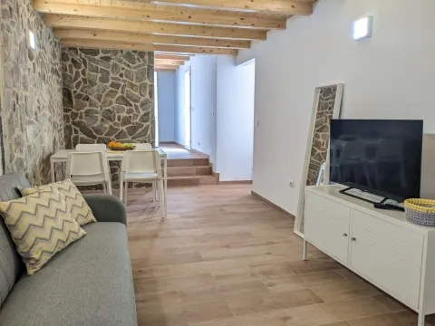 Chalet reformado de 2 dormitorios en Algoz