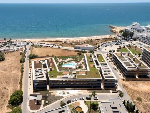 Lujoso apartamento de 2 dormitorios con vistas al mar a 200 m de la playa – Forte Novo
