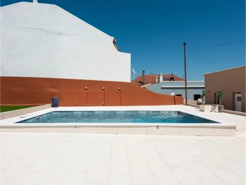 Totalmente Remodelada – Moradia T3 com Piscina, Jardim e terreno de 1.015m2