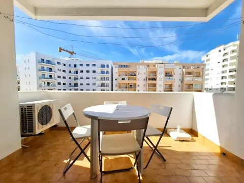 Apartamento a 600m de la playa de Quarteira