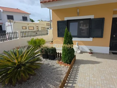 Moradia T4 - boas áreas- excelente estado!