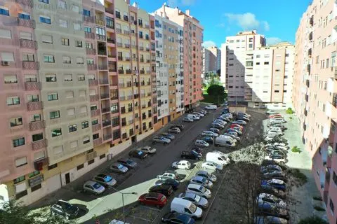 Apartamento T2 situado próximo do Centro Comercial/Pingo Doce