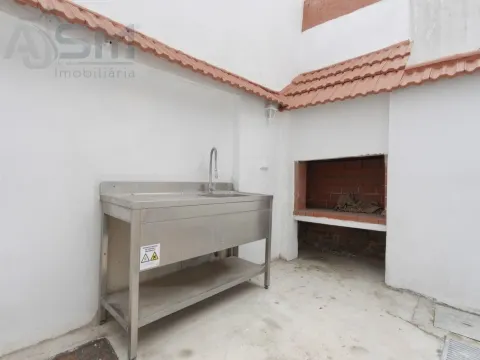 Apartamento T2 todo renovado com um excelente terraço