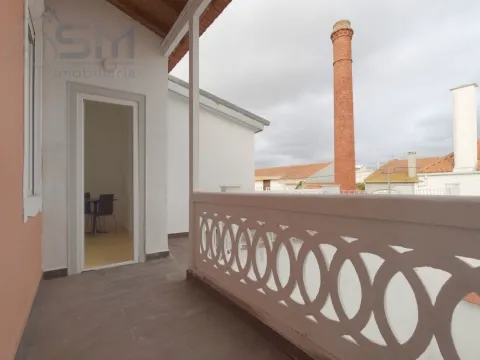 Apartamento T2+1 com suíte todo renovado com um excelente terraço