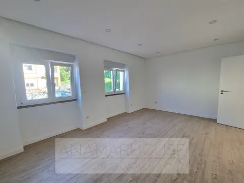 Apartamento T2 remodelado,primeiro andar,Venteira,Amadora,Lisboa