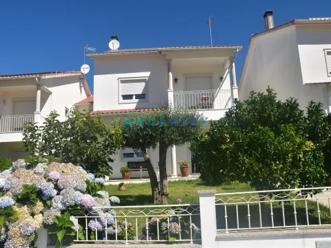 ANG1443 - Moradia T4 para Venda em Figueiró dos Vinhos