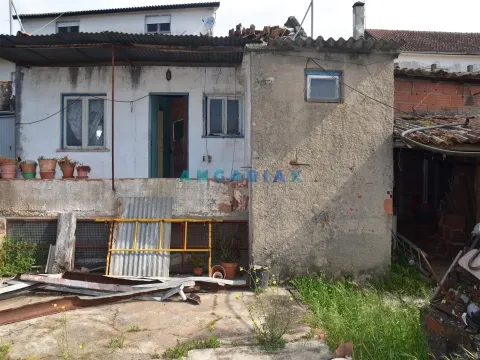 ANG1451 - Moradias T3 e T2 para Venda em Figueiró dos Vinhos