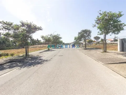 ANG1610 - Terrain à Vendre à Marinha Grande