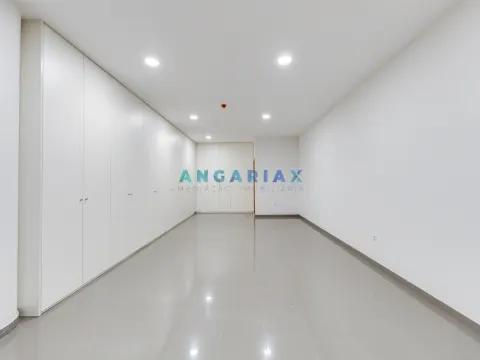 ANG1561 - Local Commercial à Louer à Beira-Rio, Leiria