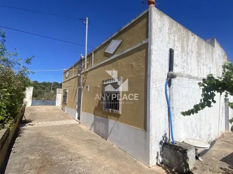 Ferme à récupérer située dans une zone très prisée.