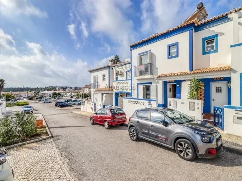  Moradia T3 - Sótão - Jardim - Varandas - Ferragudo - Algarve