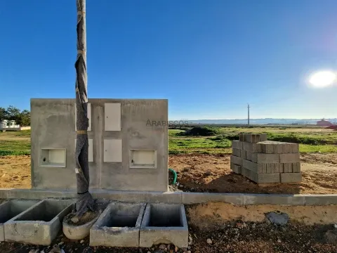 Lote de Terreno - Construção Moradia Isolada - Lagoa - Algarve