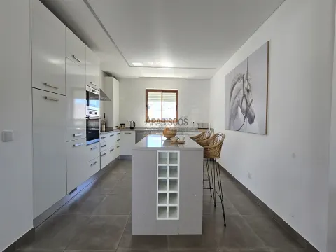 Magnífico T6 - Centro de Alvor - Luxuosa - Vistas Deslumbrantes - Piscina - Jacuzzi - Garagem