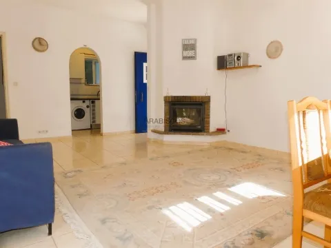  Appartement T2 – Meublé et Équipé – Résidence avec Jardins et Parking – Prado da Penina