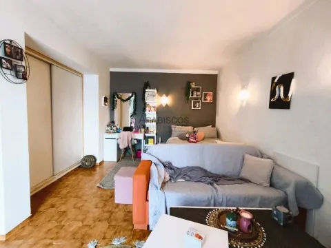 Appartamento T0 - Condominio recintato - Terrazza privata - Portimão -  Algarve