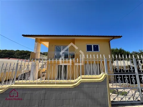 Moradia T3 RENOVADA - 2.860m2 de Terreno