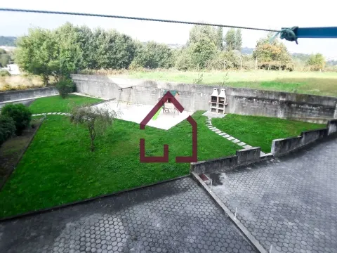 T2+1 com Terraço - Lobão