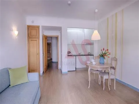 Apartamento T1 de Luxo Totalmente Mobilado inserido no Luna Miramar Club em Albufeira