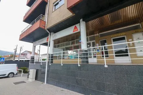 Trespasse de estabelecimento comercial com 197 m2 em Lagoas, Santo Adrião de Vizela