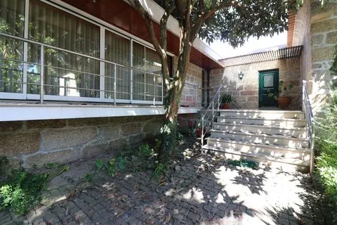 Casa 4 dormitorios en Infias, Vizela