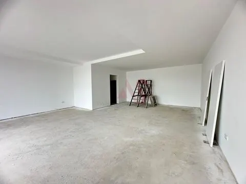 Loja com 83,10 m2 em Pedome, Vila Nova de Famalicão