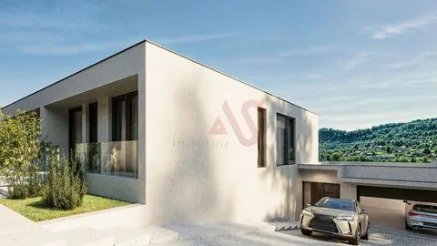 Maison jumelée de 3 chambres à São Paio Vizela