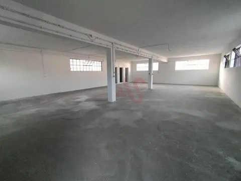 Armazém para arrendamento com 212 m2 em São João de Vizela