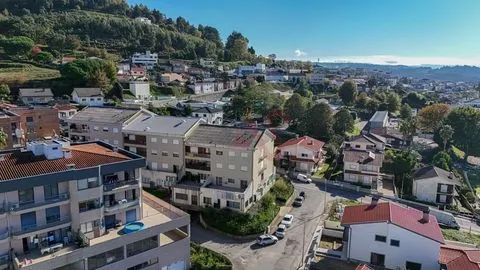 Appartamento ristrutturato con 3+1 camere da letto nel centro di Felgueiras