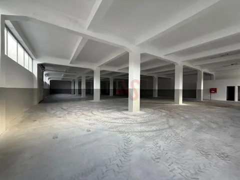 Pavilhão Industrial com 1.021 m2 Fermentões, Guimarães