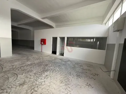 Pavilhão Industrial com 1.019 m2 Fermentões, Guimarães