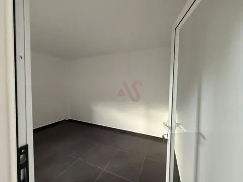 Pavilhão Industrial com 1.019 m2 Fermentões, Guimarães