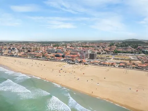 2 bedroom apartment in the Espinho Beach Residendes development in Espinho