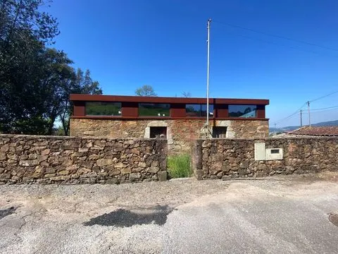 Small farm for restoration with 2 Hectares in Guimarei, Santo Tirso